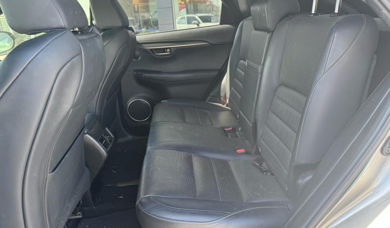 
								LEXUS NX-300 h F-SPORT full									