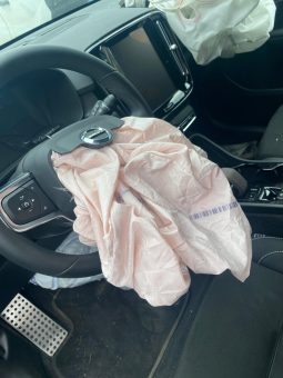 
										VOLVO XC-40 Plugin full									