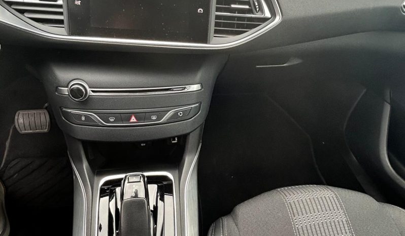 
								PEUGEOT 308 SW full									