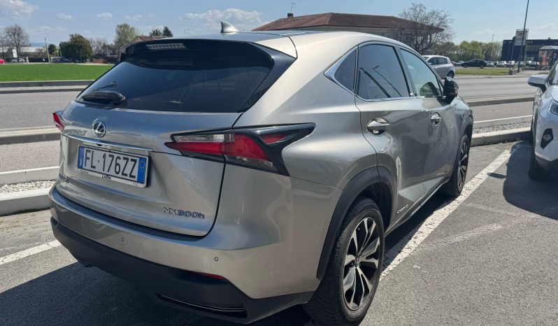 
								LEXUS NX-300 h F-SPORT full									