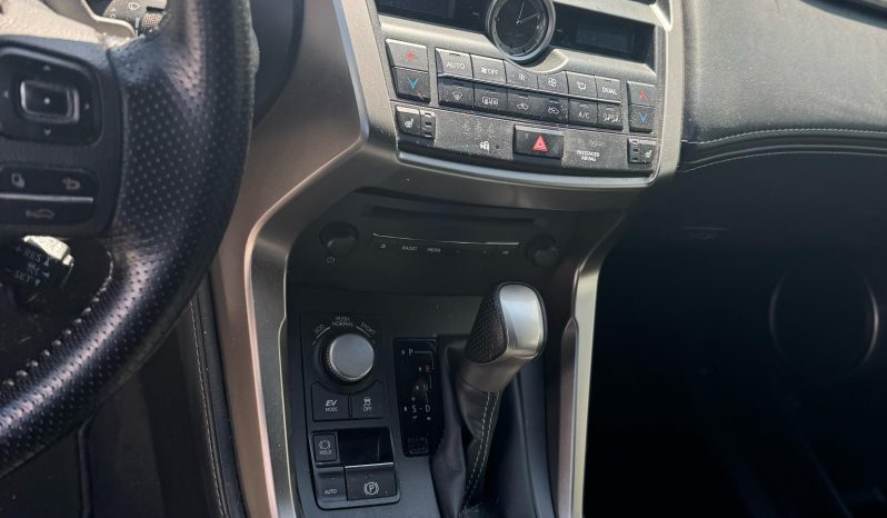 
								LEXUS NX-300 h F-SPORT full									