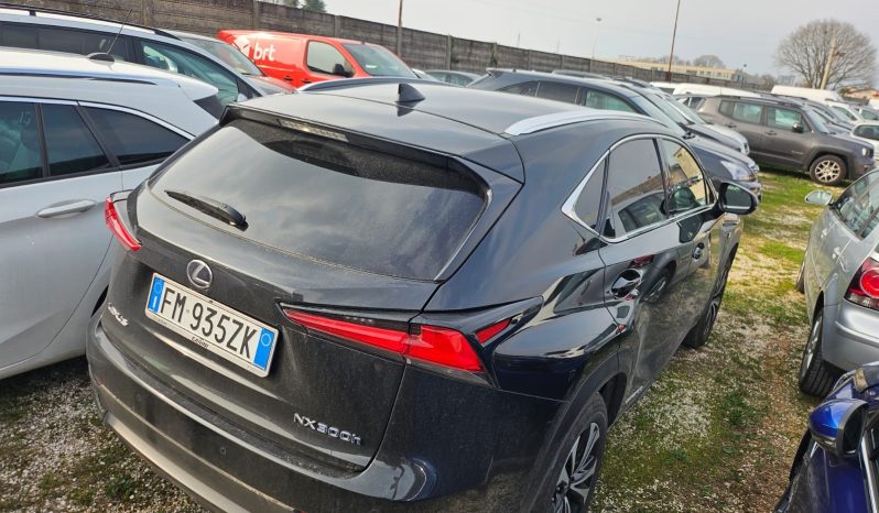 
								LEXUS NX-300h SPORT full									