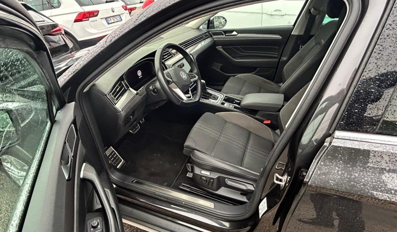 
								Volkswagen PASSAT ALLTRACK full									