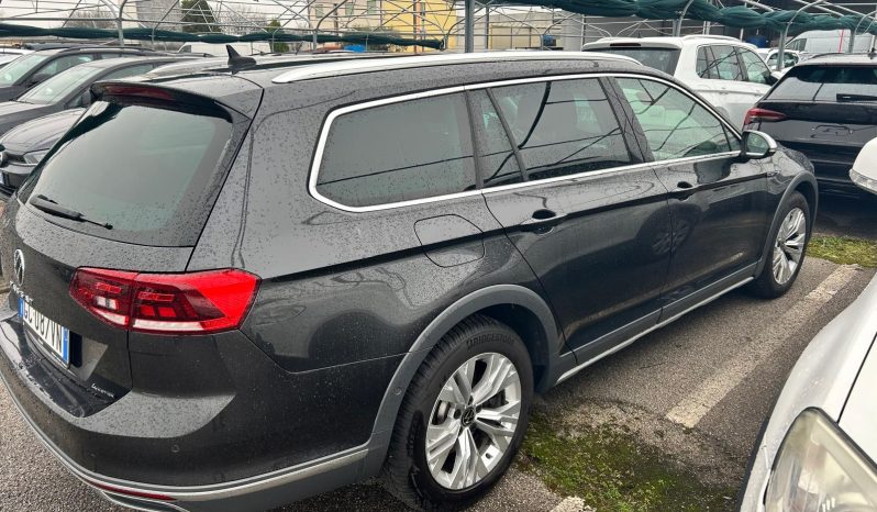 
								Volkswagen PASSAT ALLTRACK full									