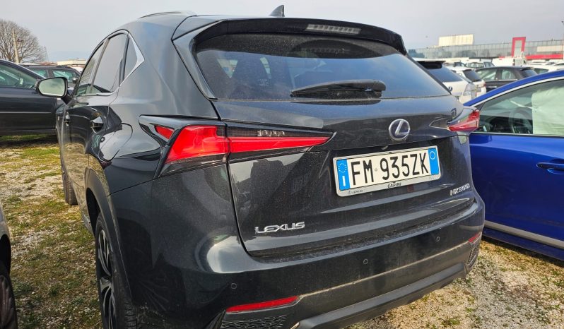 
								LEXUS NX-300h SPORT full									