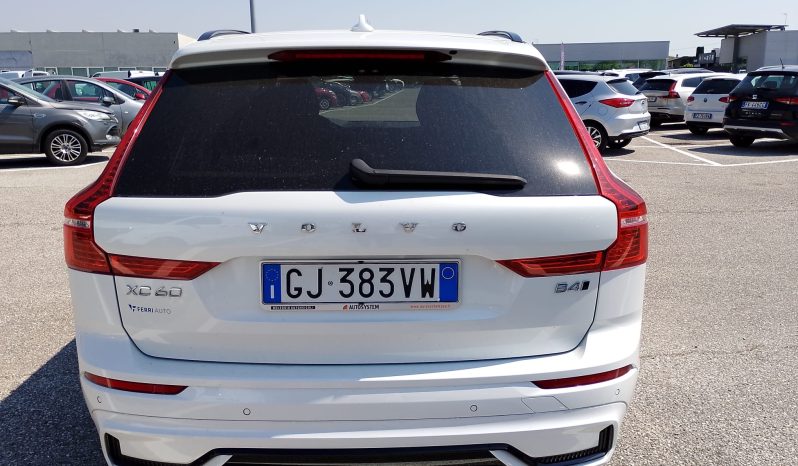 
								VOLVO XC-60 R-Design full									