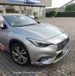 
										INFINITI Q-30 full									