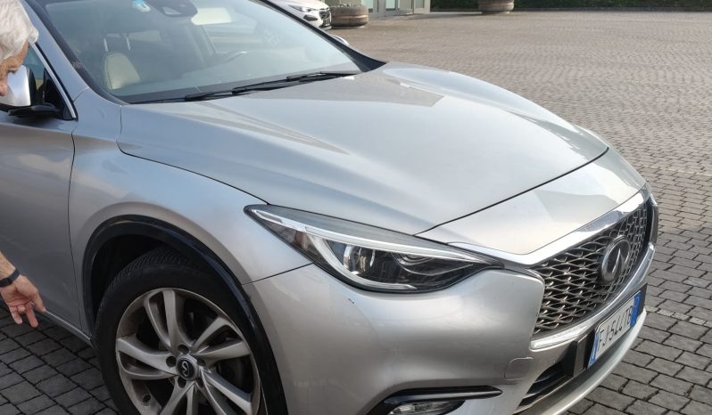 
								INFINITI Q-30 full									