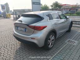 
										INFINITI Q-30 full									