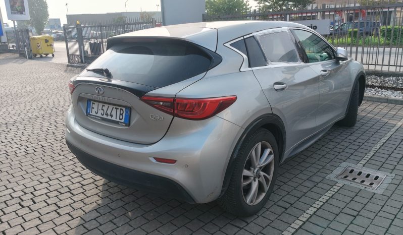 
								INFINITI Q-30 full									