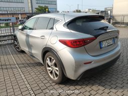 
										INFINITI Q-30 full									