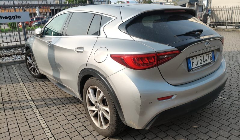 
								INFINITI Q-30 full									