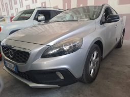 VOLVO V-40 CROSS COUNTRY