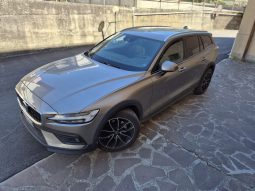 VOLVO V-60 CROSS COUNTRY